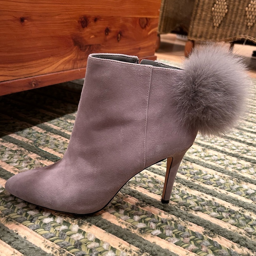 9.5 Antonio Melani Grey Stiletto Heels Suede Ankle Boots. Perfect condition